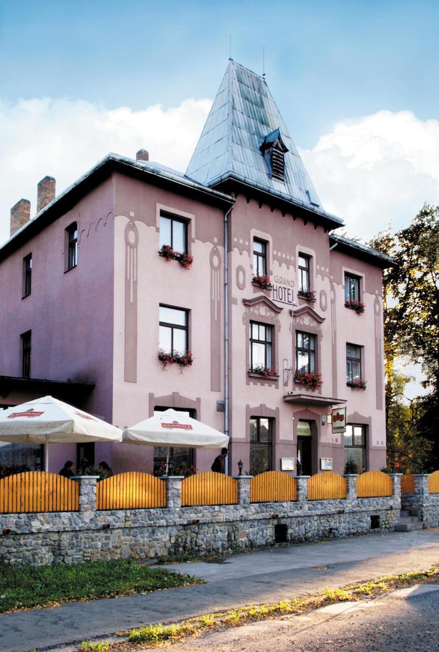 Hotel Grand Řevnice Extérieur photo